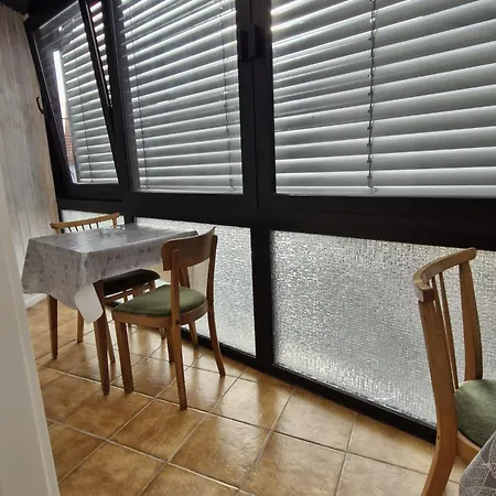 Apartment - Stern - *